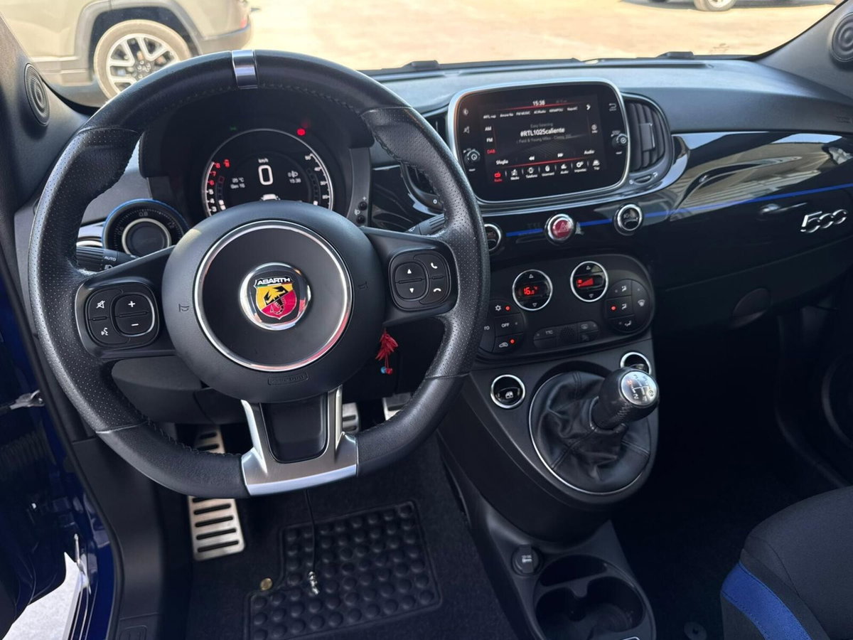 Abarth 595 595 1.4 Turbo T-Jet 165 CV Monster Energy Yamaha (9)