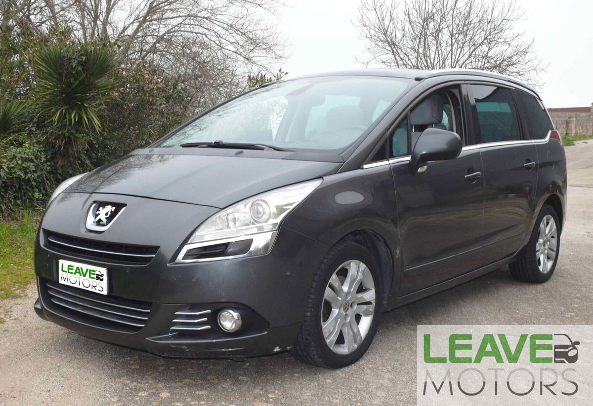 Peugeot 5008 2.0 HDi 150CV Féline