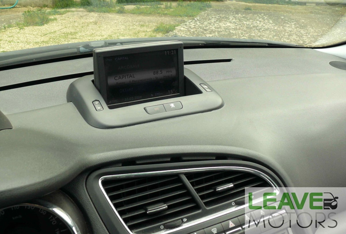 Peugeot 5008 2.0 HDi 150CV Féline (12)