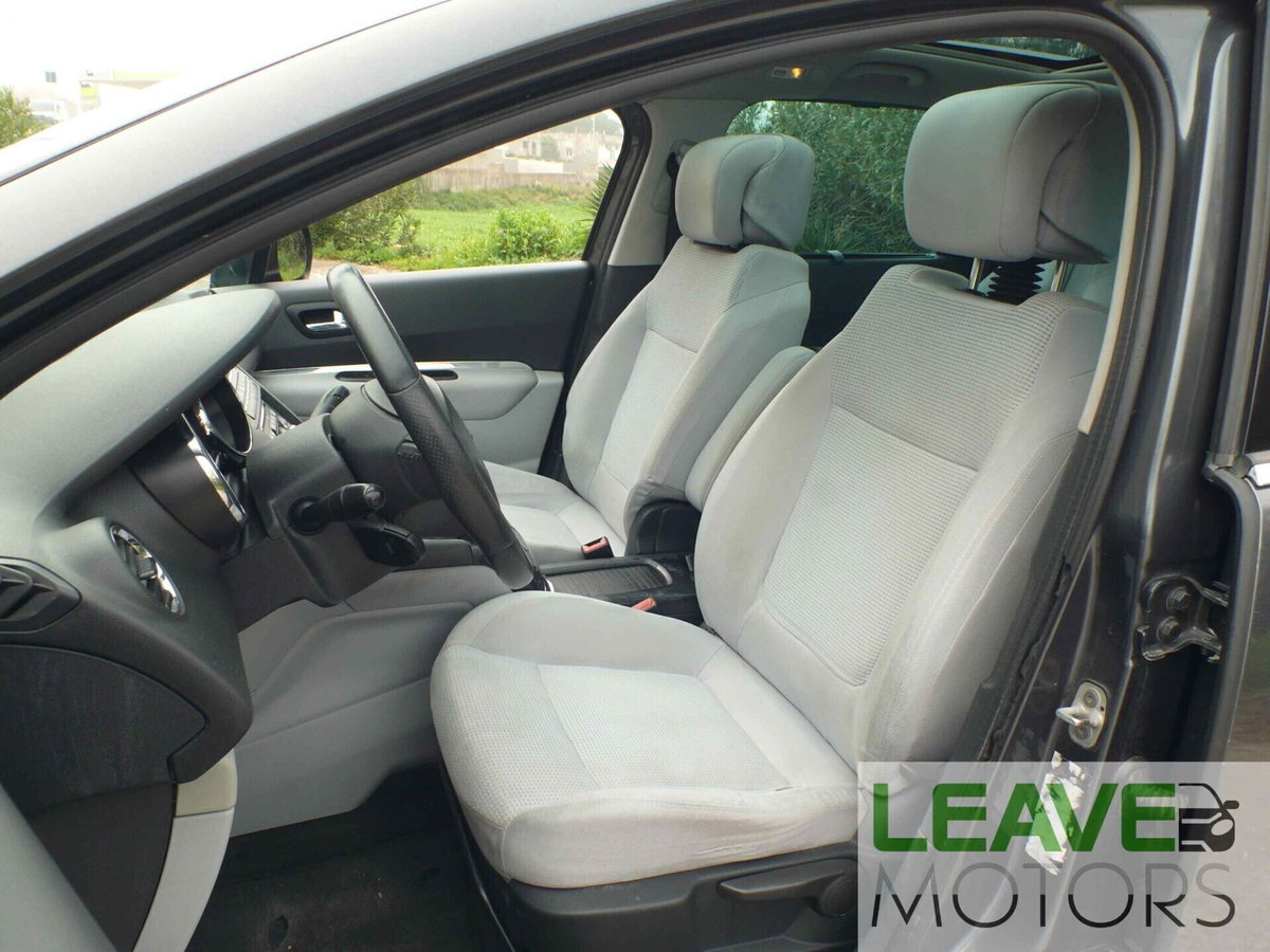 Peugeot 5008 2.0 HDi 150CV Féline (15)