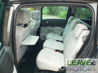 Peugeot 5008 2.0 HDi 150CV Féline (17)