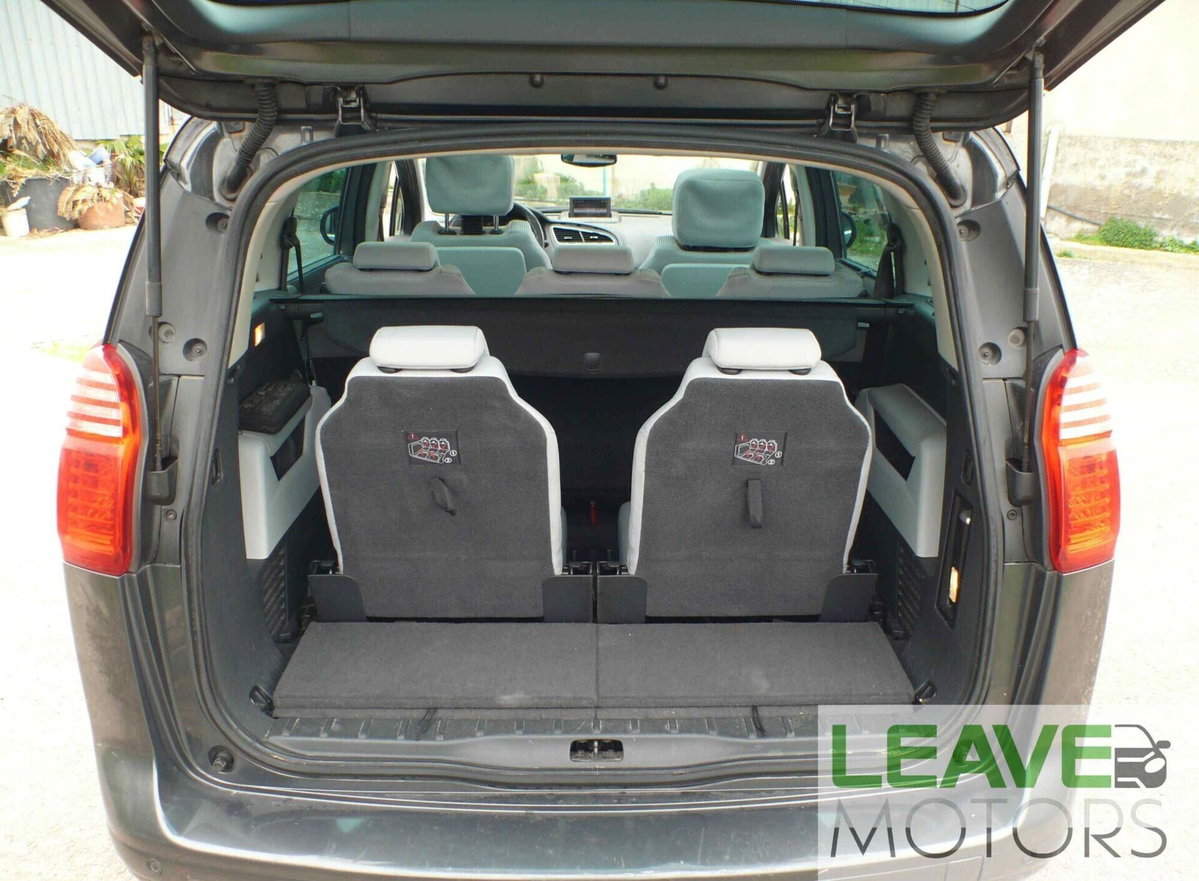 Peugeot 5008 2.0 HDi 150CV Féline (20)