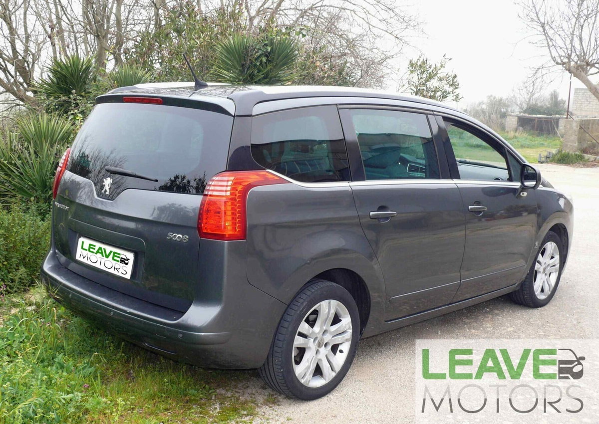 Peugeot 5008 2.0 HDi 150CV Féline (6)