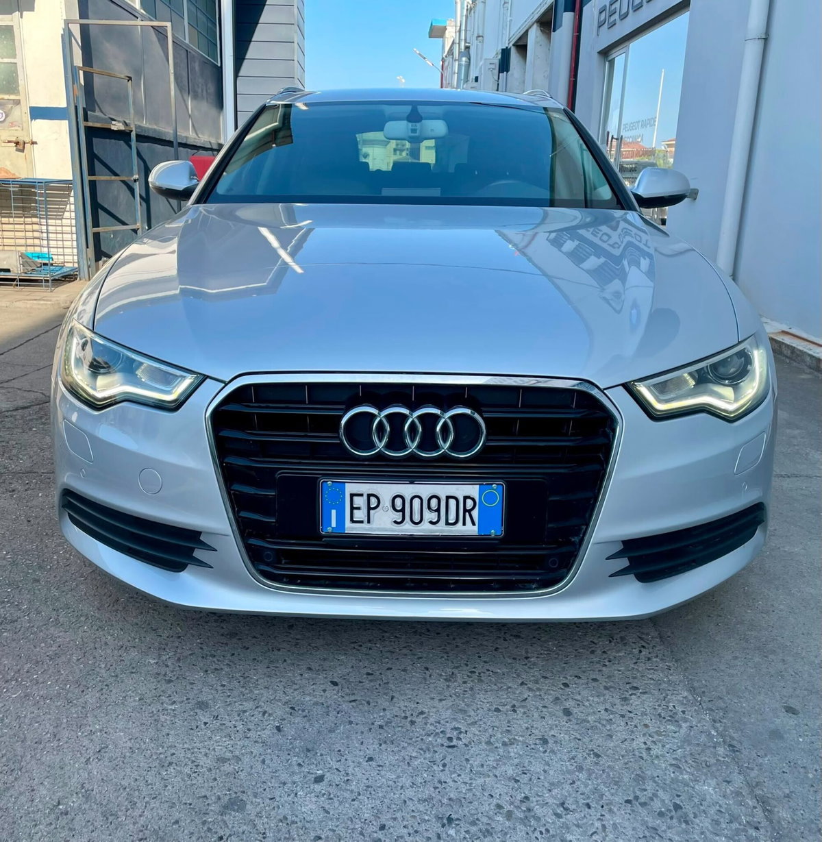 Audi A6 Avant 2.0 TDI 177 CV Business plus (2)