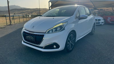 Peugeot 208 100 5 porte Allure usata