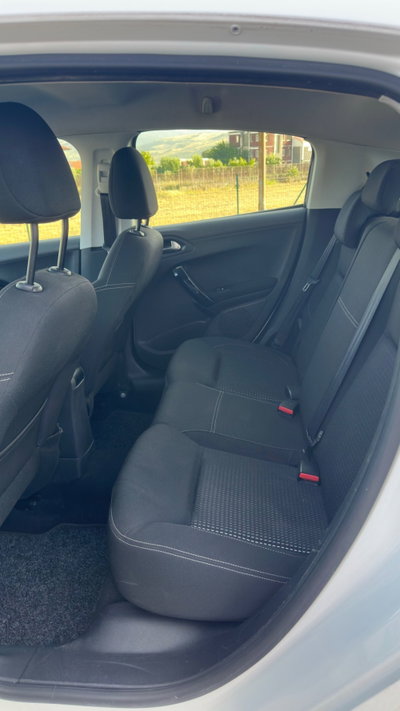 Peugeot 208 100 5 porte Allure (11)