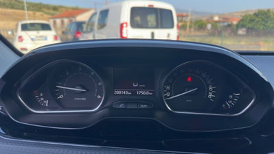 Peugeot 208 100 5 porte Allure (14)