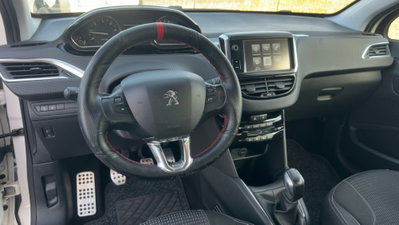 Peugeot 208 100 5 porte Allure (5)