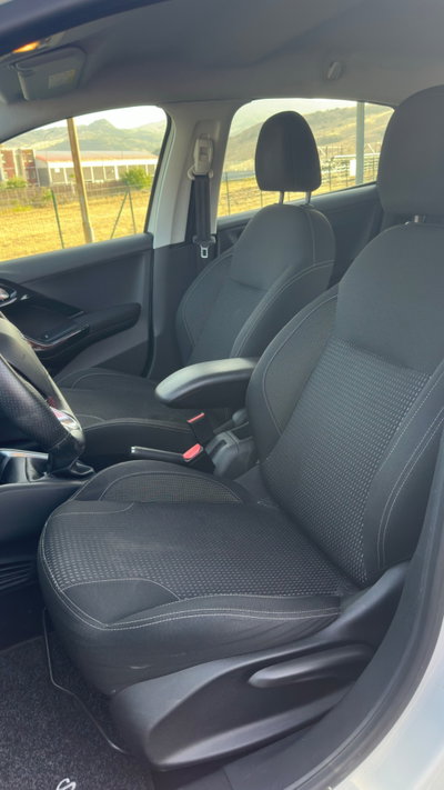 Peugeot 208 100 5 porte Allure (6)