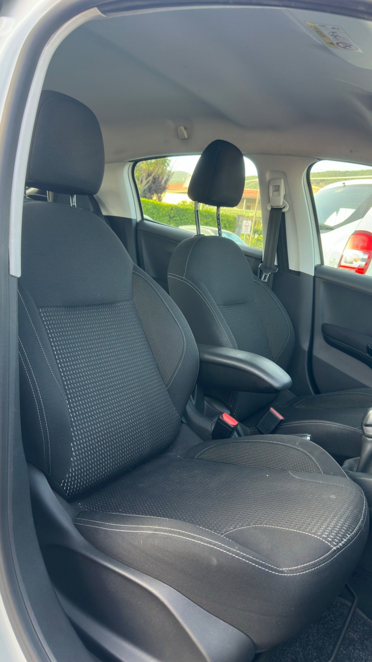 Peugeot 208 100 5 porte Allure (7)
