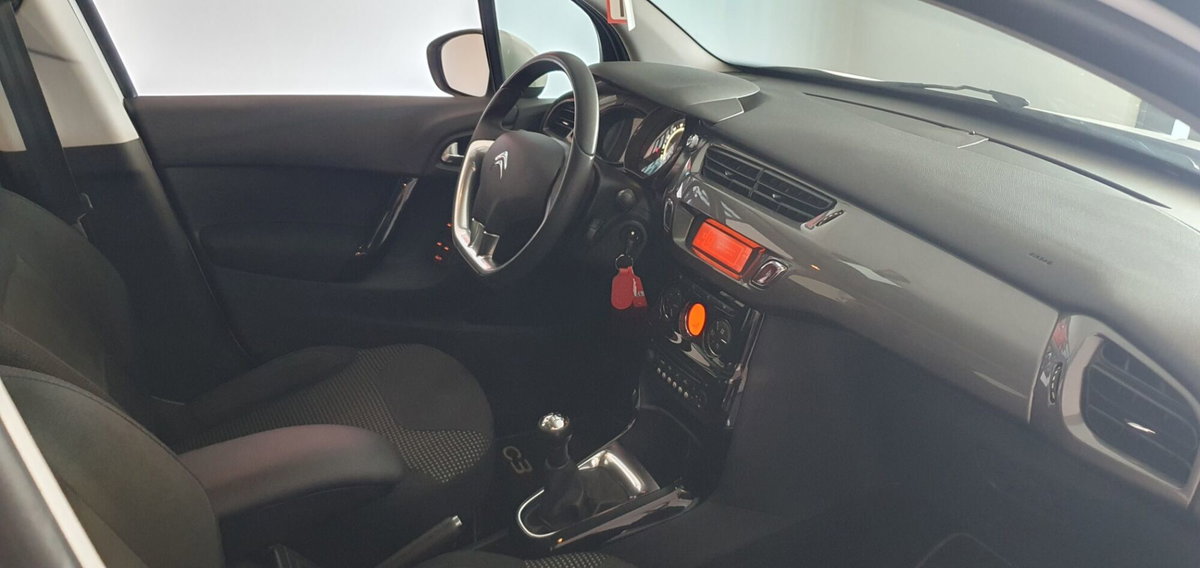 Citroen C3 1.4 HDi 70 Exclusive (13)