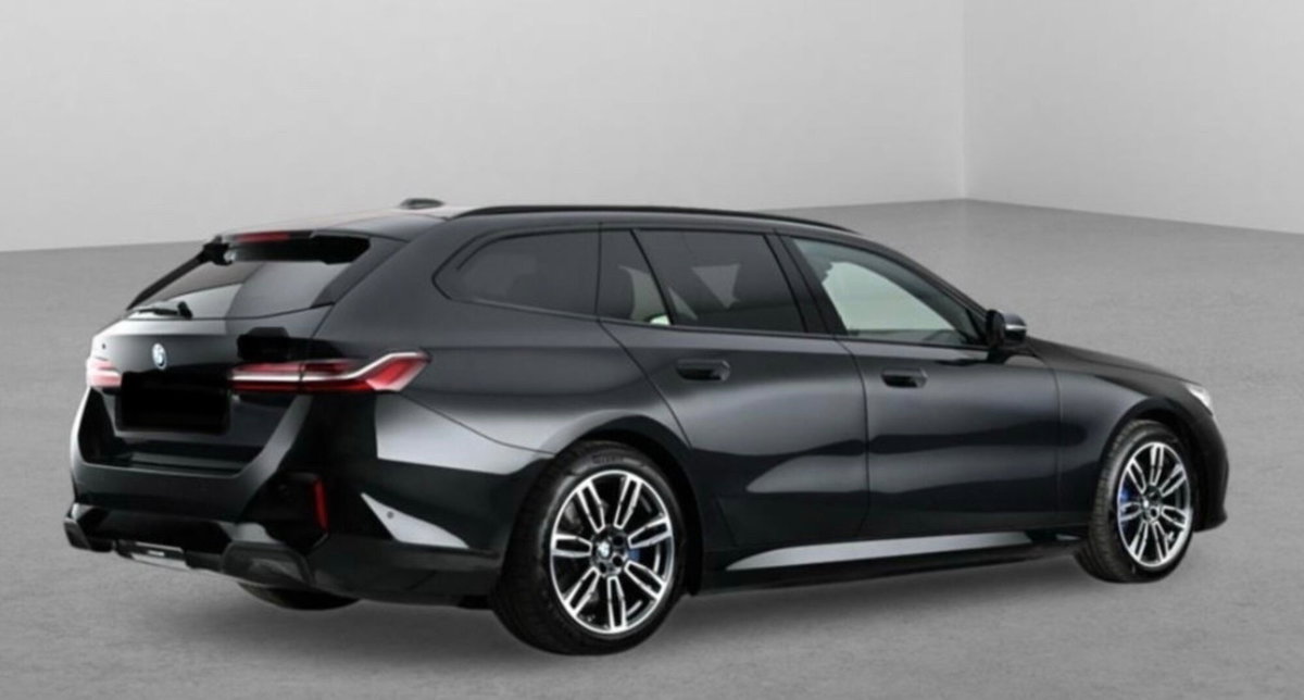BMW i5 Touring edrive40 MSport Edition (2)
