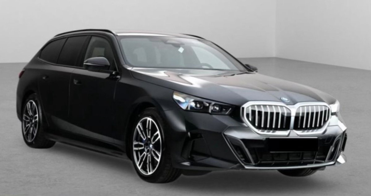 BMW i5 Touring edrive40 MSport Edition (3)