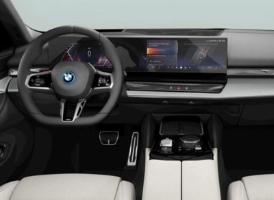 BMW i5 Touring edrive40 MSport Edition (5)