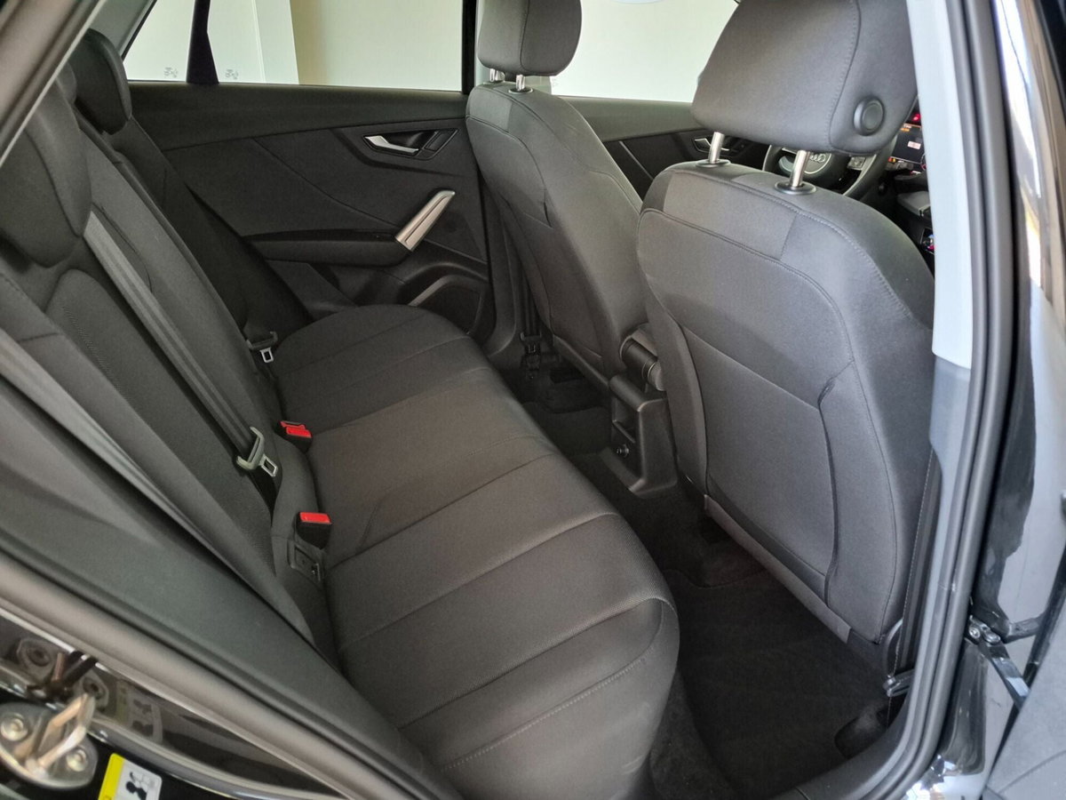 Audi Q2 Q2 35 TFSI Business (14)