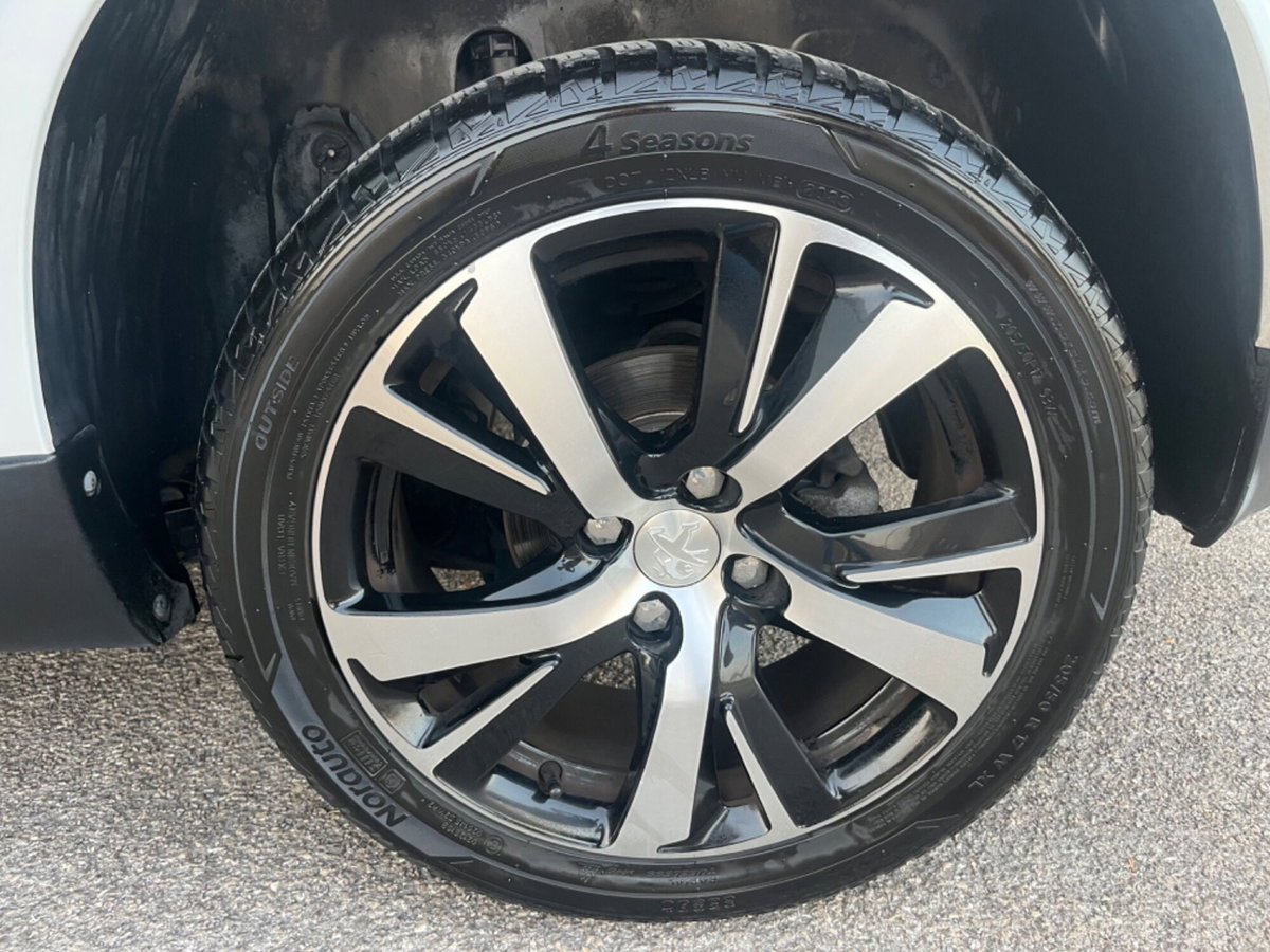 Peugeot 2008 100 Allure (19)