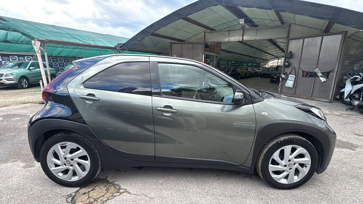 Toyota Aygo X 1.0 VVT-i 72 CV 5 porte Limited Air (10)