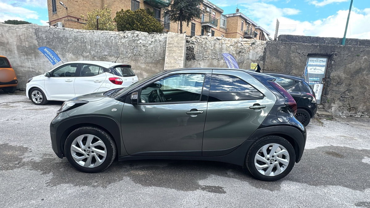 Toyota Aygo X 1.0 VVT-i 72 CV 5 porte Limited Air (2)