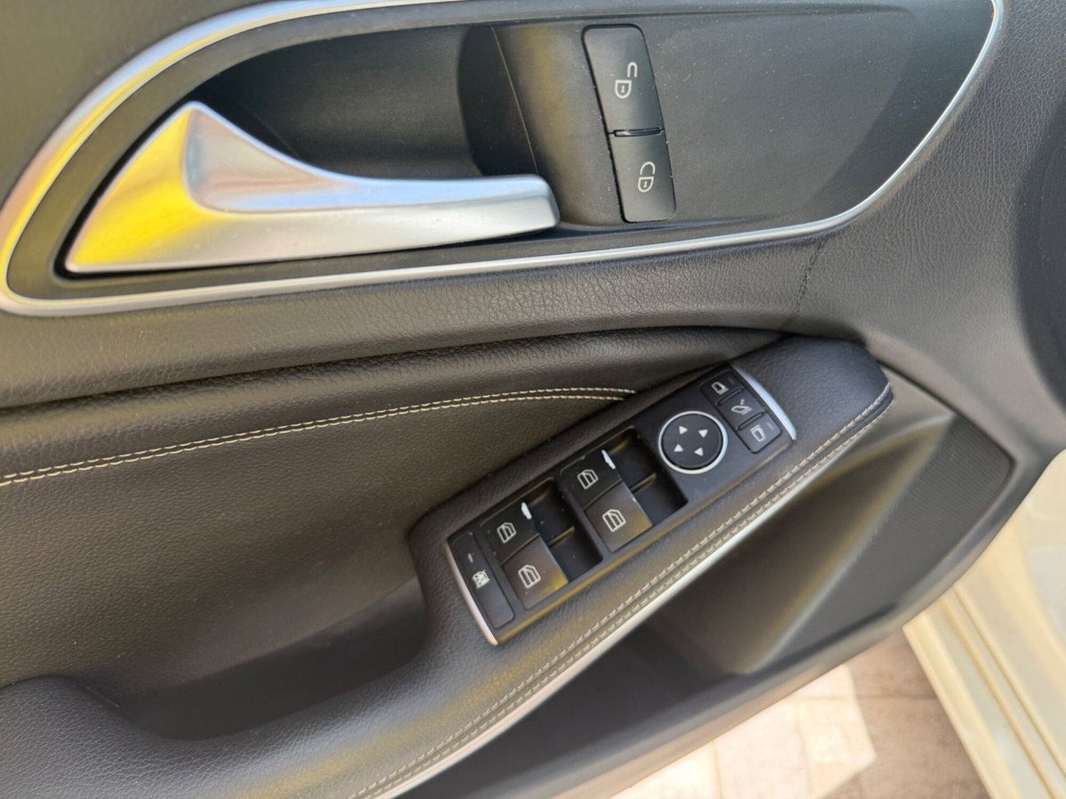 Mercedes-Benz Classe A 180 CDI Dark Night Edition (19)