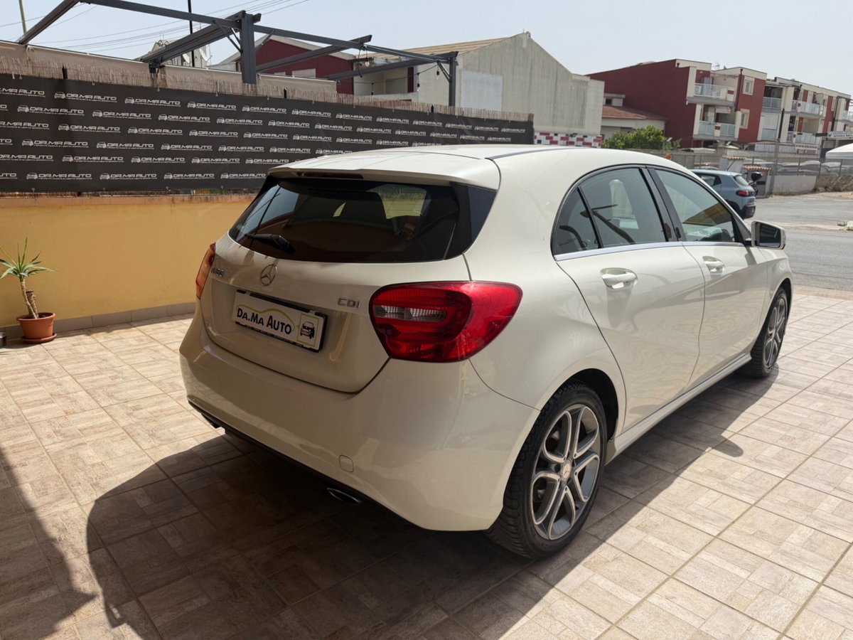 Mercedes-Benz Classe A 180 CDI Dark Night Edition (9)