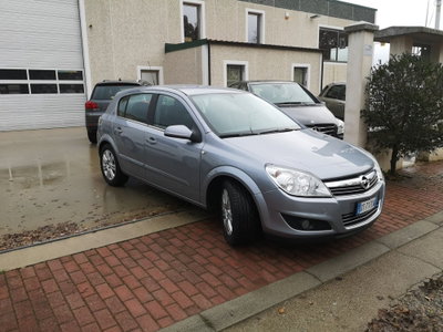 Opel Astra 1.7 CDTI 101CV 5 porte Enjoy (2)