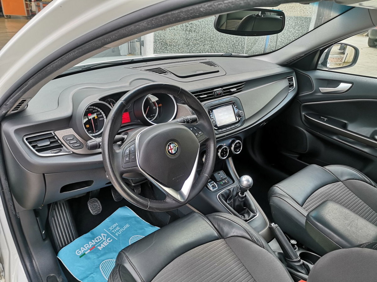 Alfa Romeo Giulietta 2.0 JTDm Exclusive 150cv E5+ (2)