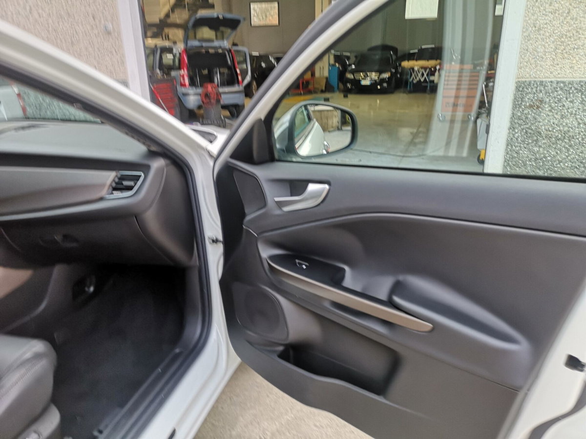 Alfa Romeo Giulietta 2.0 JTDm Exclusive 150cv E5+ (3)