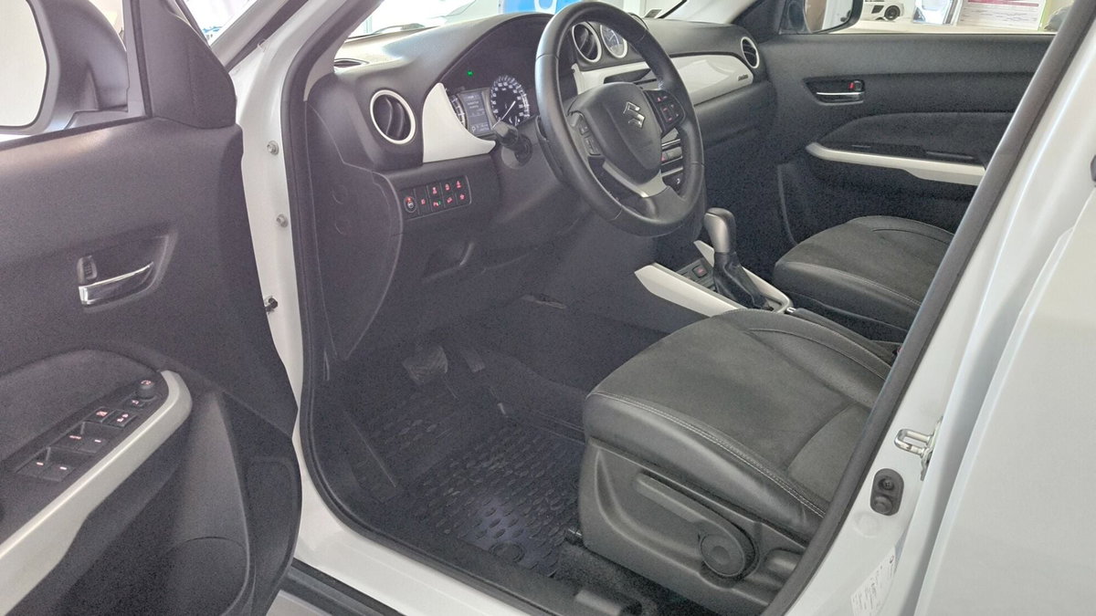 Suzuki Vitara 1.6 VVT 4WD AllGrip V-Top (13)