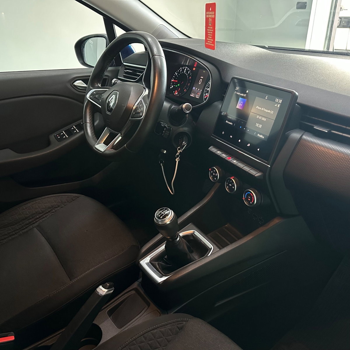 Renault Clio TCe 100 CV 5 porte Business (12)