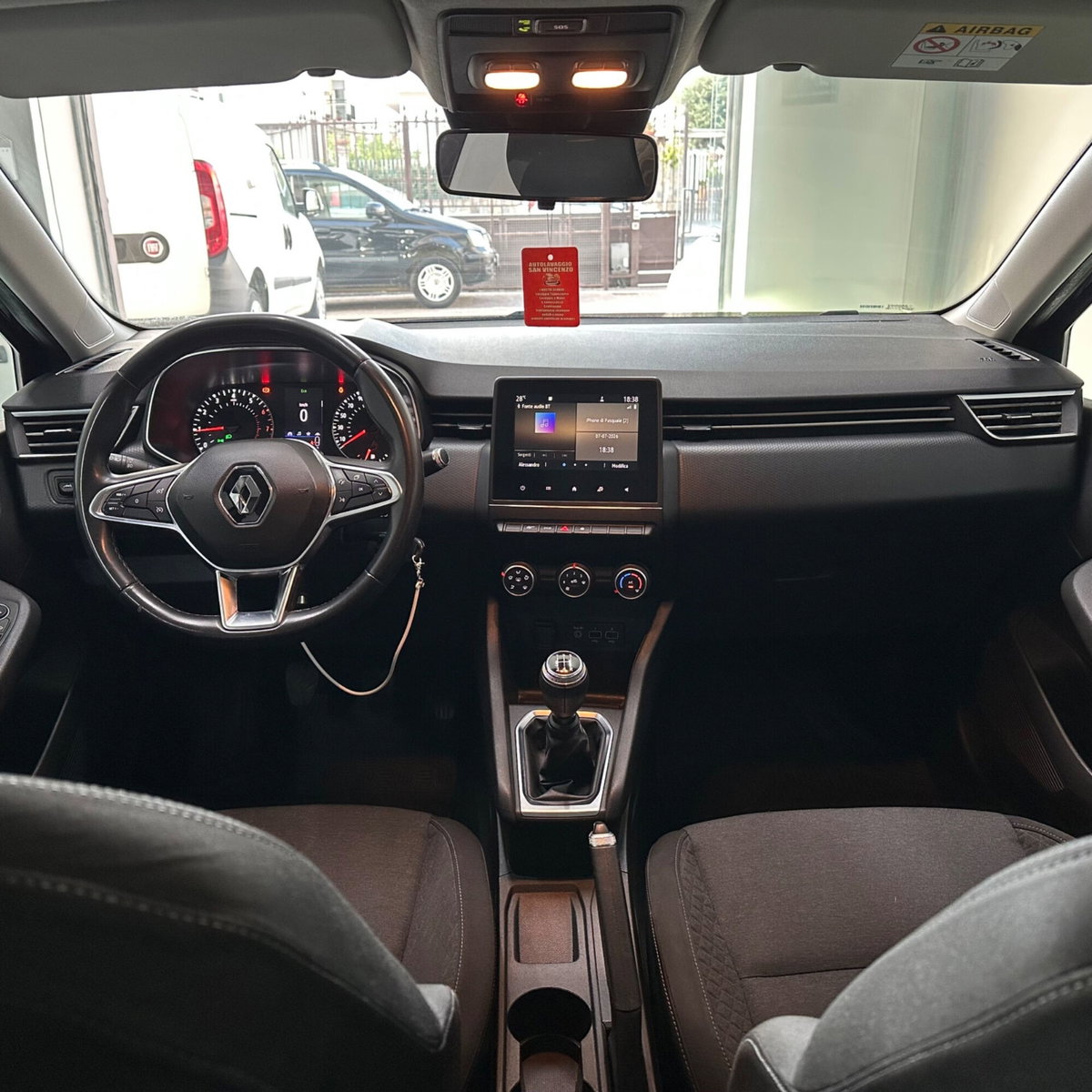 Renault Clio TCe 100 CV 5 porte Business (9)
