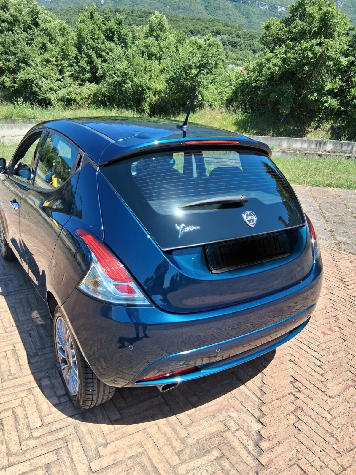 Lancia Ypsilon 1.3 MJT 16V 95 CV 5 porte S&S Gold (2)