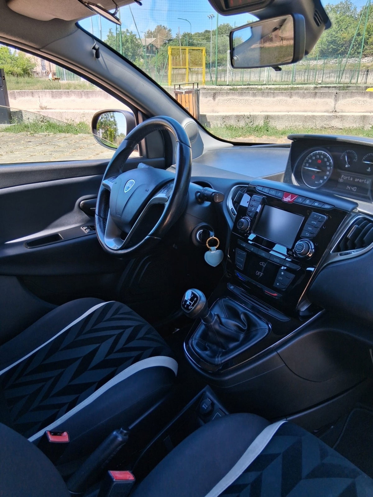 Lancia Ypsilon 1.3 MJT 16V 95 CV 5 porte S&S Gold (3)