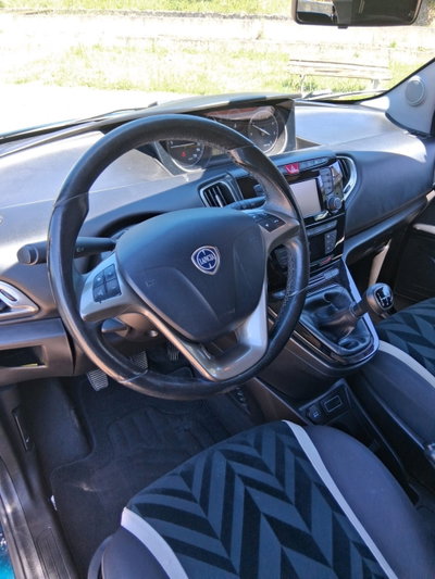 Lancia Ypsilon 1.3 MJT 16V 95 CV 5 porte S&S Gold (8)