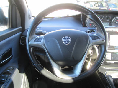 Lancia Ypsilon 1.2 69 CV 5 porte Mya (5)