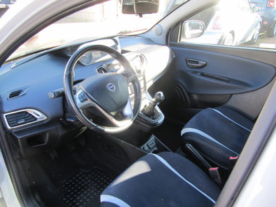 Lancia Ypsilon 1.2 69 CV 5 porte Mya (9)