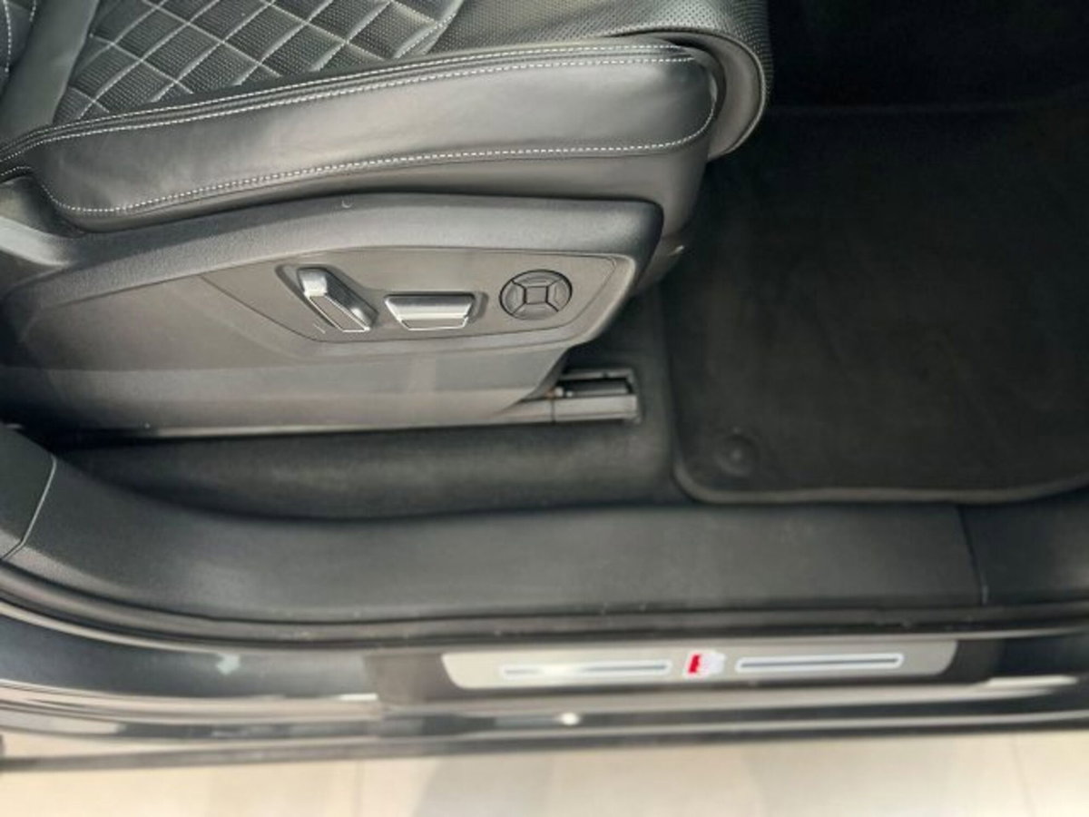 Audi Q7 55 TFSI quattro tiptronic Sport (16)
