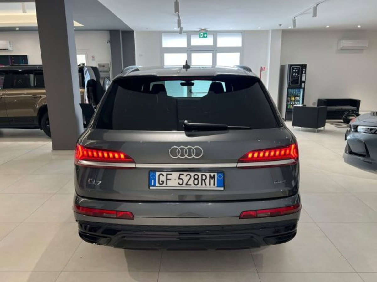 Audi Q7 55 TFSI quattro tiptronic Sport (6)