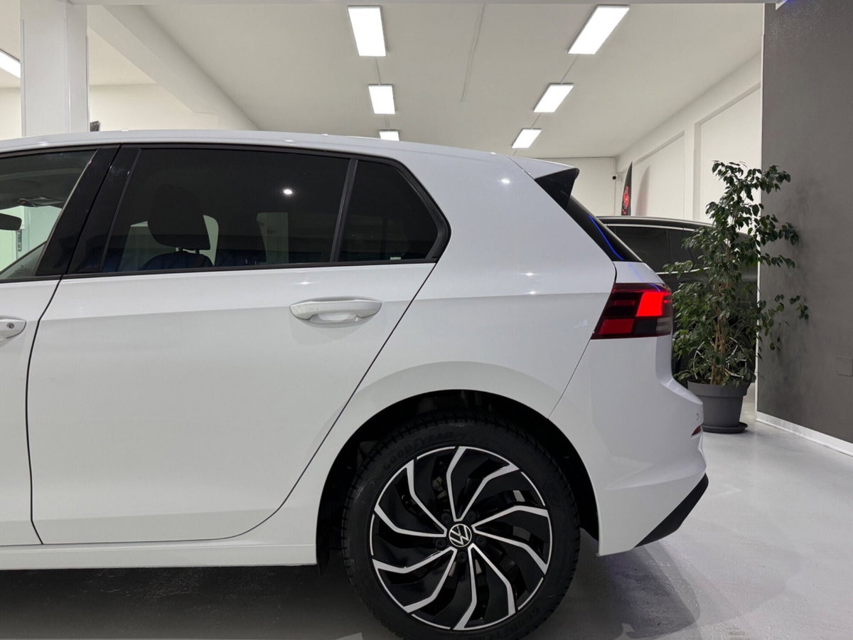 Volkswagen Golf 1.0 eTSI EVO DSG Life (8)