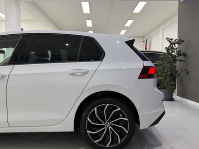 Volkswagen Golf 1.0 eTSI EVO DSG Life (8)