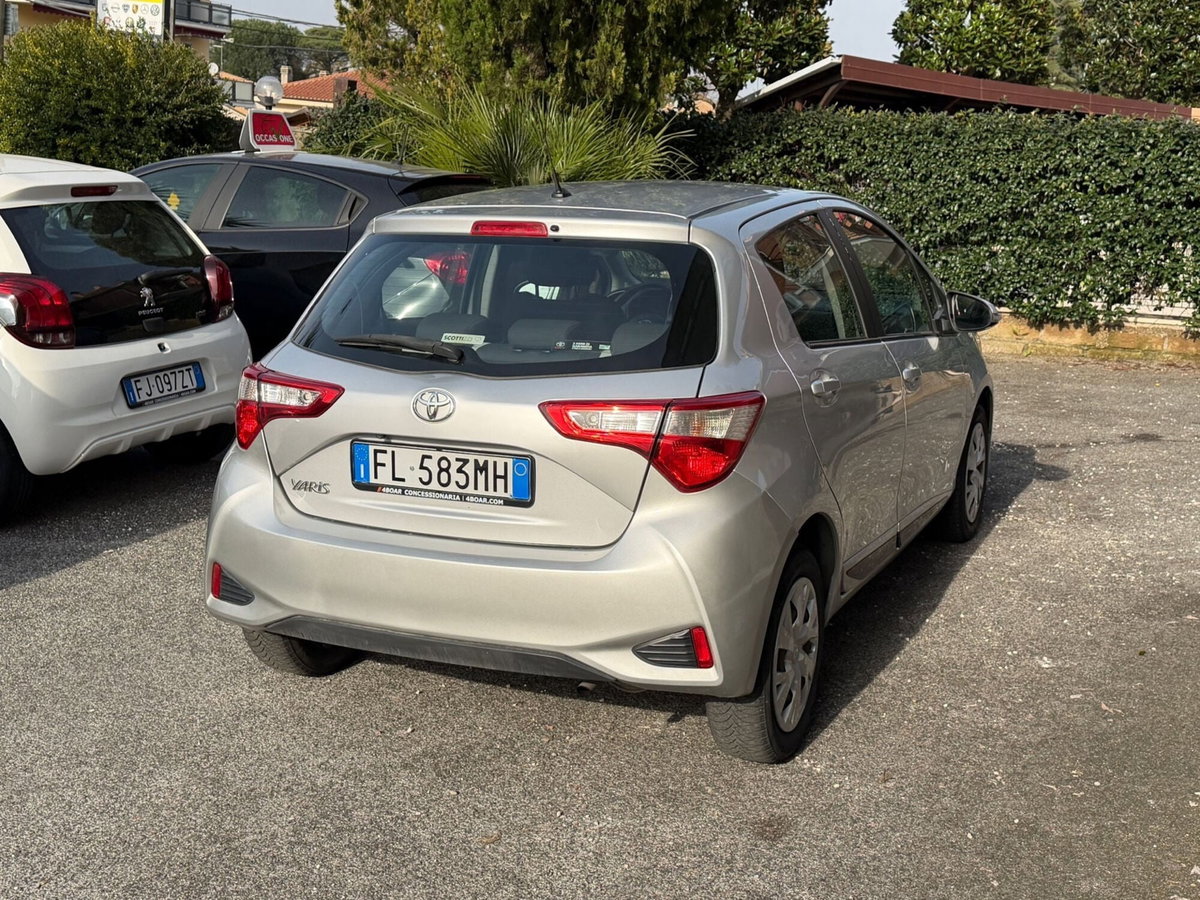 Toyota Yaris 1.0 5 porte Now GPL (5)