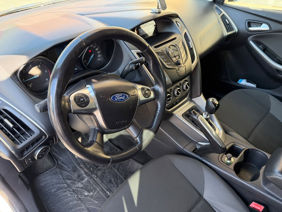 Ford Focus Station Wagon 1.6 TDCi 115 CV SW Titanium (11)