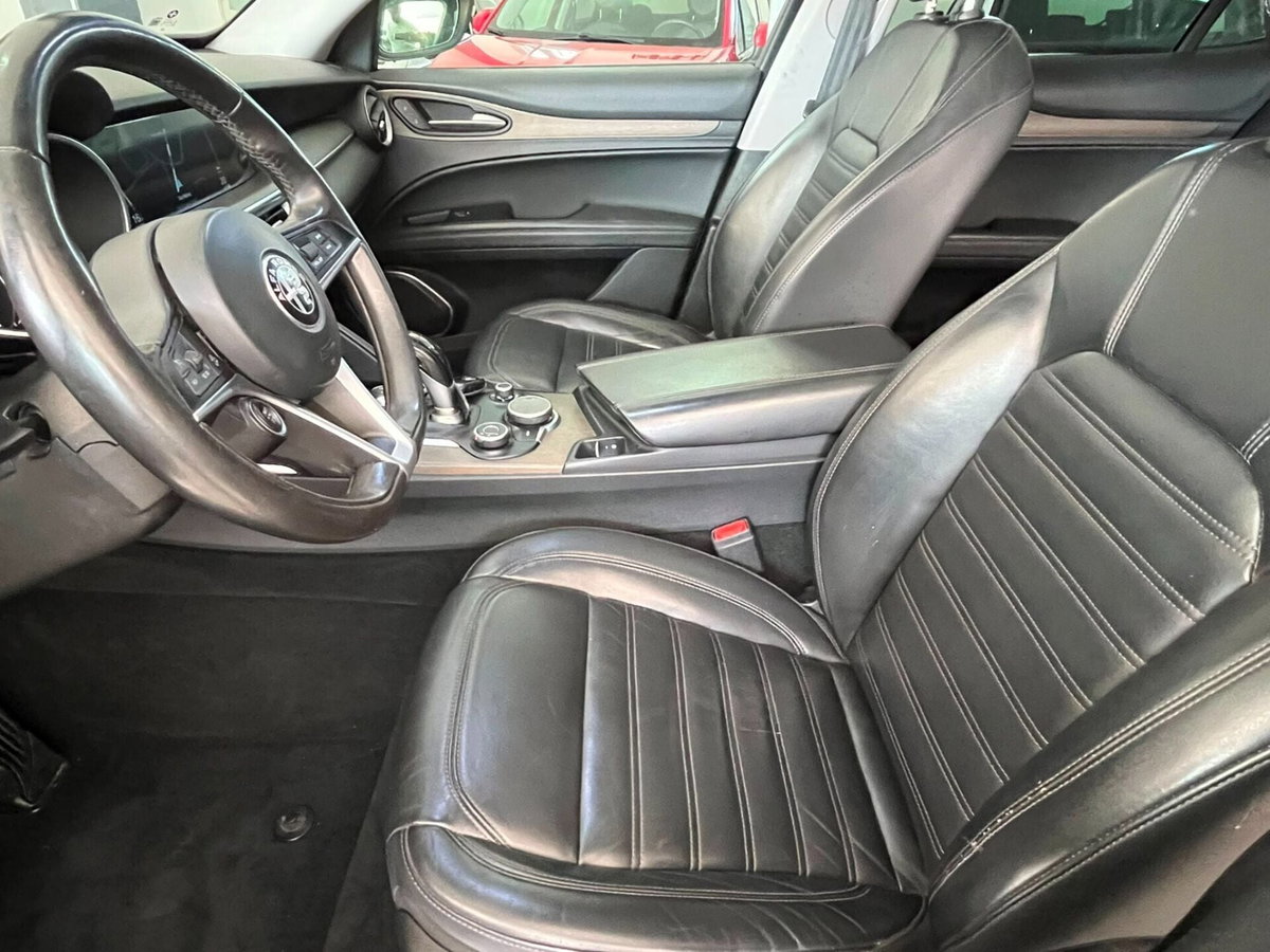 Alfa Romeo Stelvio Stelvio 2.2 Turbodiesel 210 CV AT8 Q4 Executive (9)