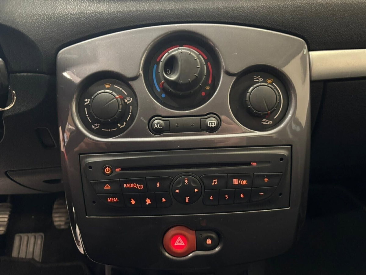 Renault Clio 1.5 dCi 75CV 5 porte Dynamique (14)