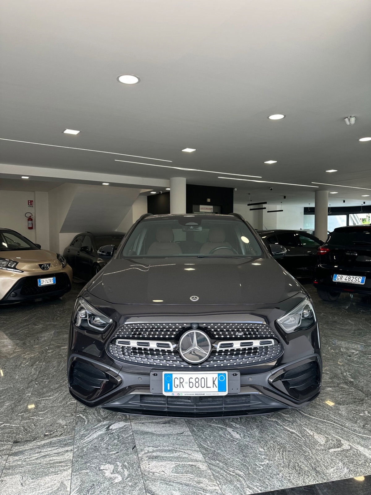 Mercedes-Benz GLA SUV 200 d Automatic Premium (2)