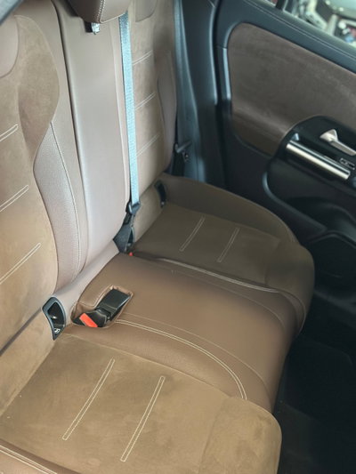 Mercedes-Benz GLA SUV 200 d Automatic Premium (9)