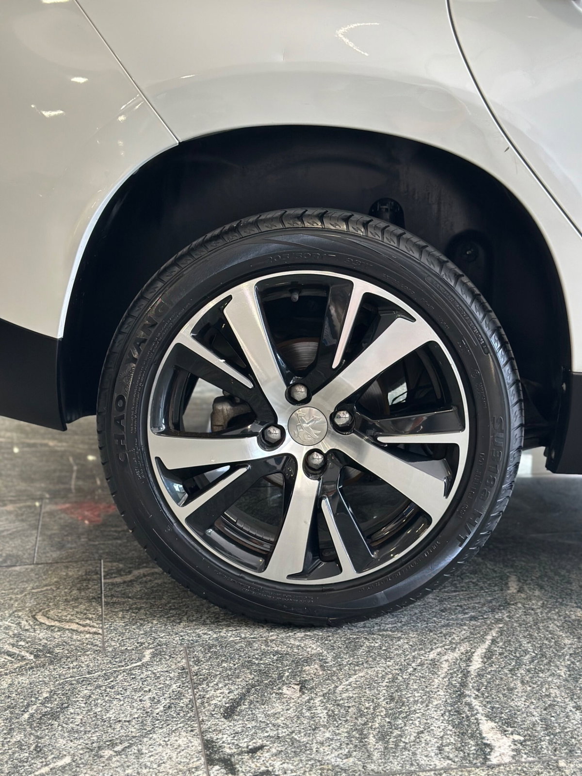 Peugeot 2008 120 S&S Allure (13)
