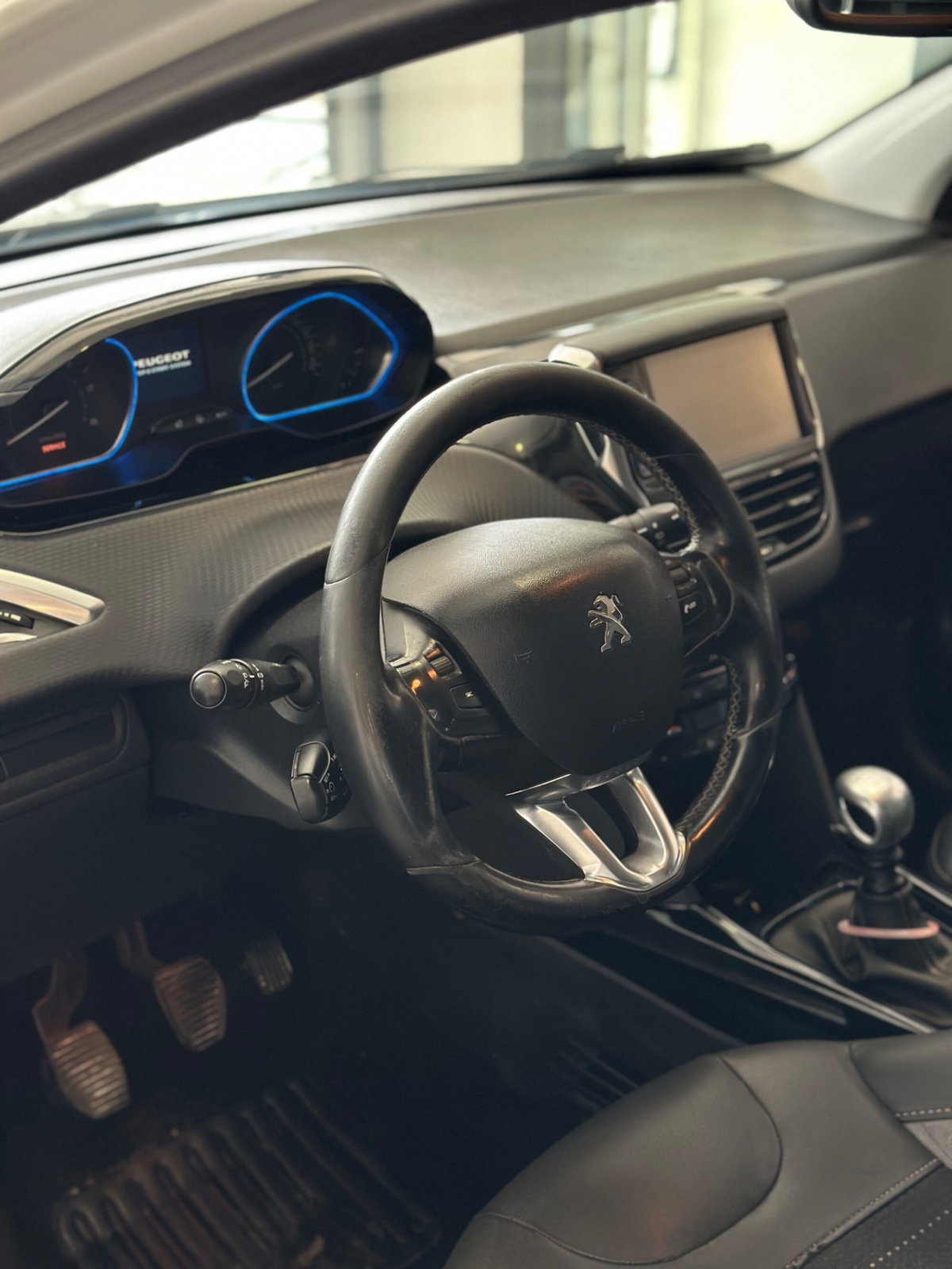Peugeot 2008 120 S&S Allure (6)