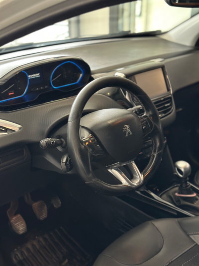Peugeot 2008 120 S&S Allure (6)