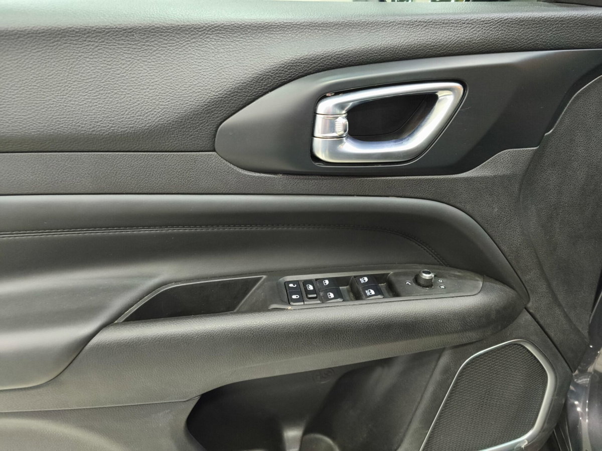 Jeep Compass 1.6 Multijet II 2WD Limited (10)