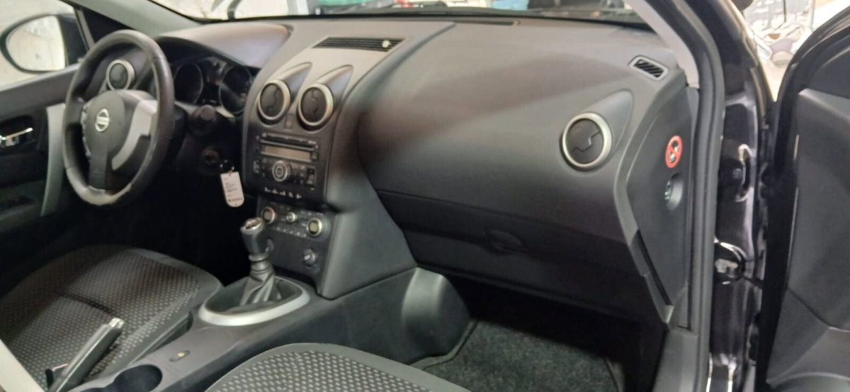 Nissan Qashqai 1.5 dCi Visia (17)